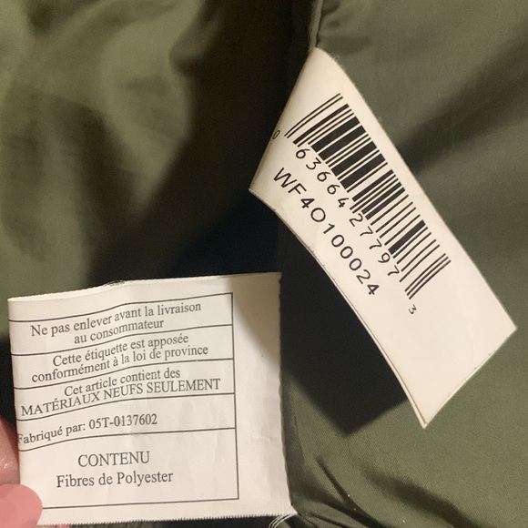 This jacket is use but so good condition color army green. - Picture 4 of 8